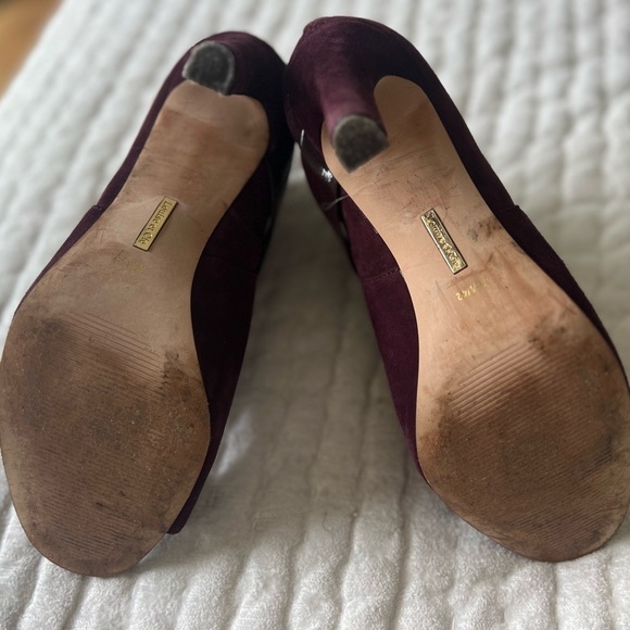 Fun and trendy shoe boot. Worn a few times only. - Picture 6 of 6